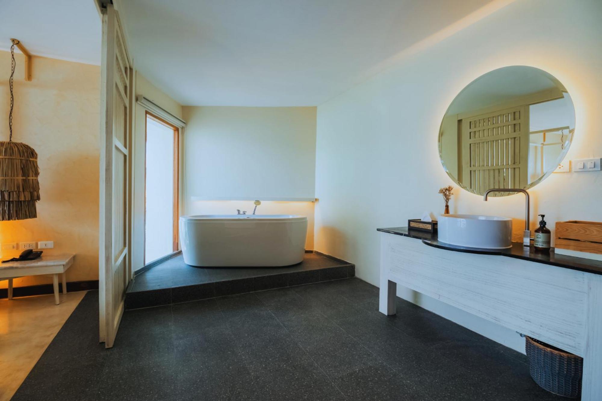 Sea Sun Bed & Beyond Hotel Bang Rak Beach  Bagian luar foto